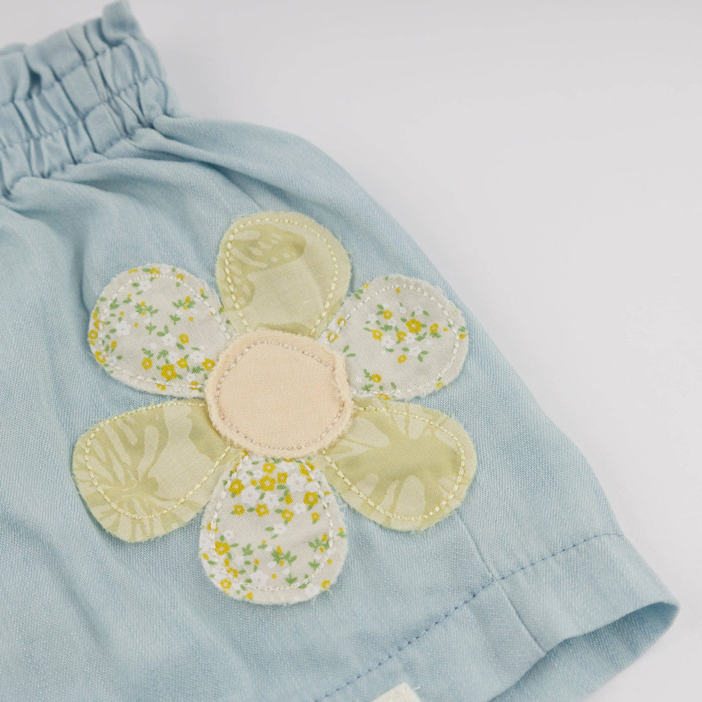 oh baby! Libby Applique Pull-On Shorts, Light Wash