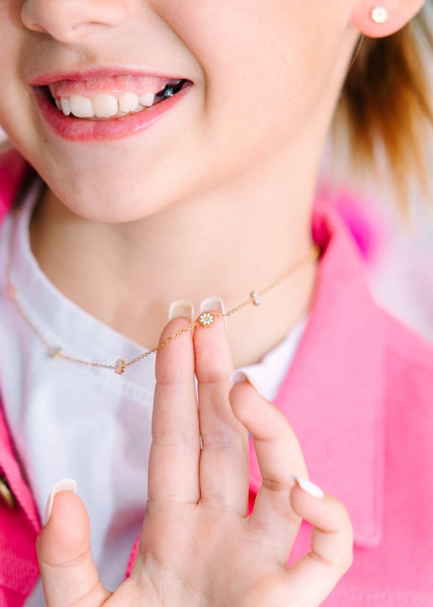 Pierced Co White Daisy Necklace