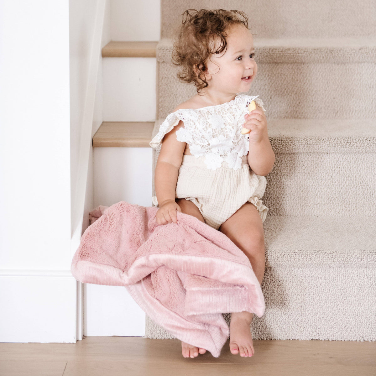 Saranoni Lush Mini Blanket, Ballet Slipper