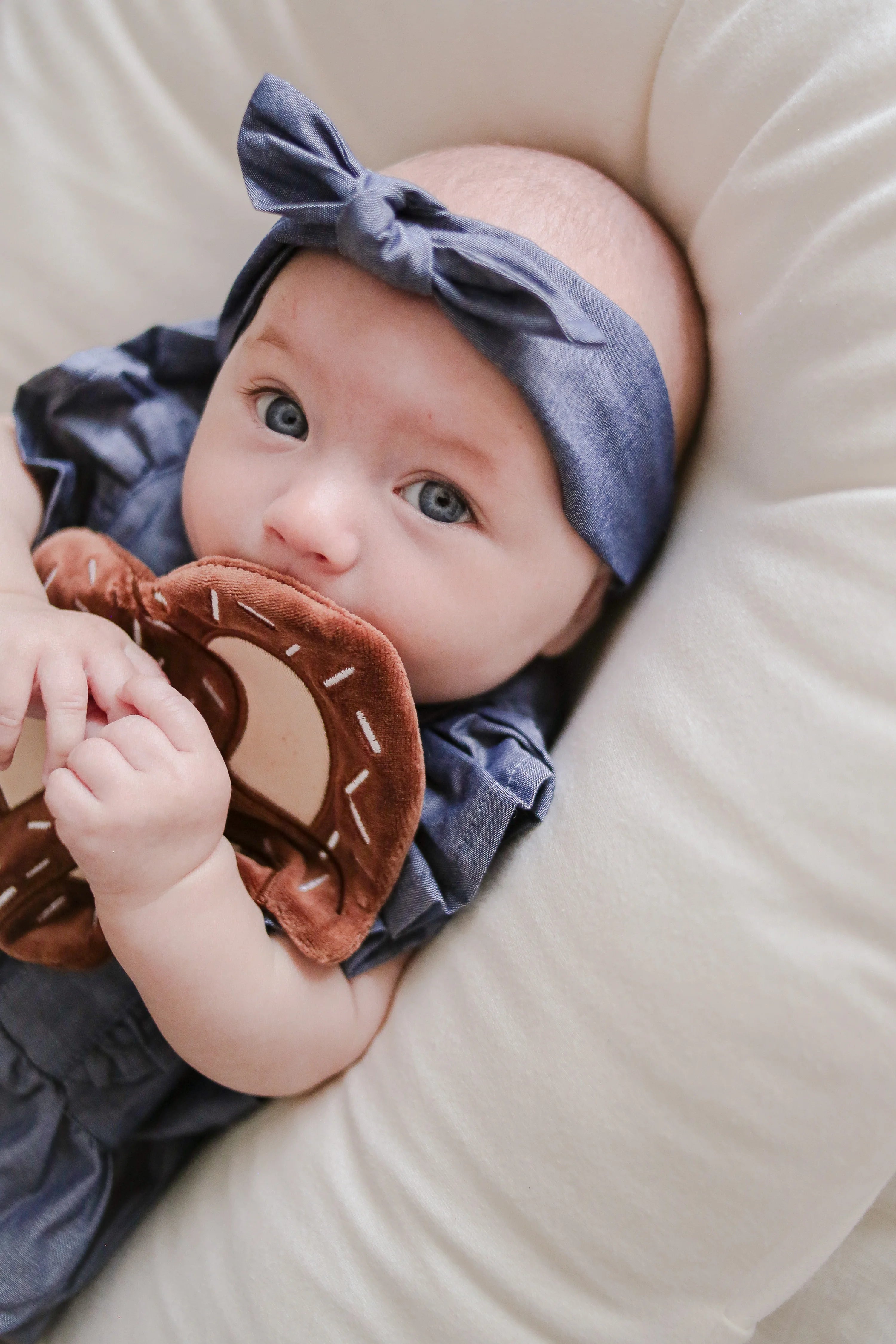 Apple Park Mini Pretzel Crinkle Blankie