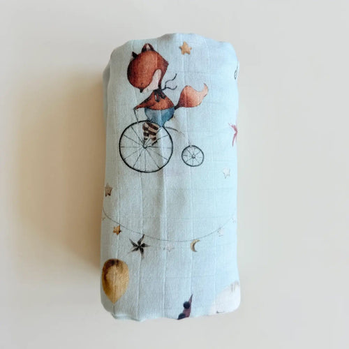 Ali+Oli Bamboo Muslin Swaddle Blanket (Circus) - Flying Ryno