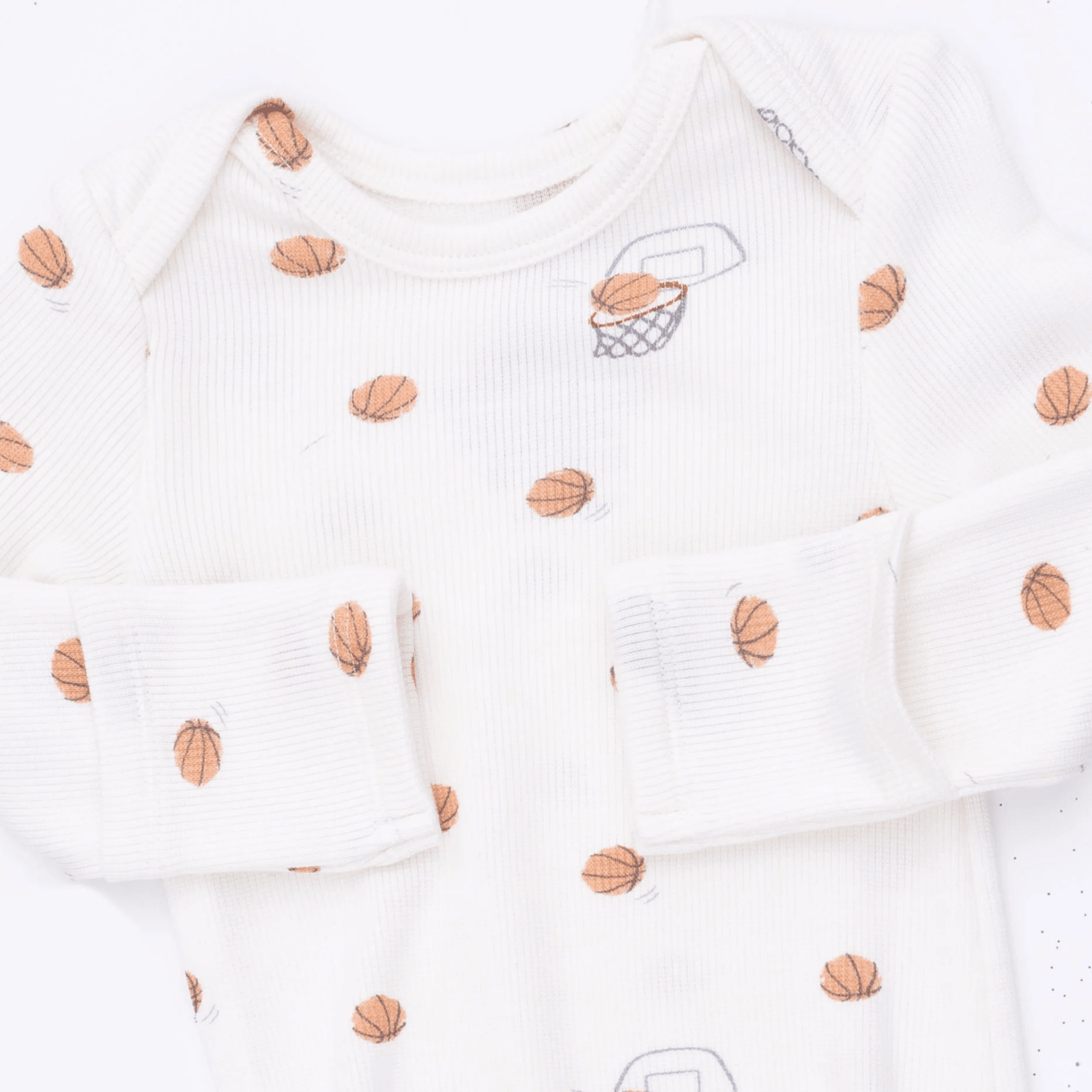 Angel Dear Knotted Gown and Knotted Hat, Mini Basketballs - Flying Ryno