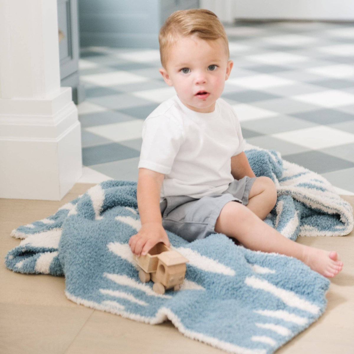 Saranoni Double-Layer Bamboni®  Receiving Blanket, Triangle