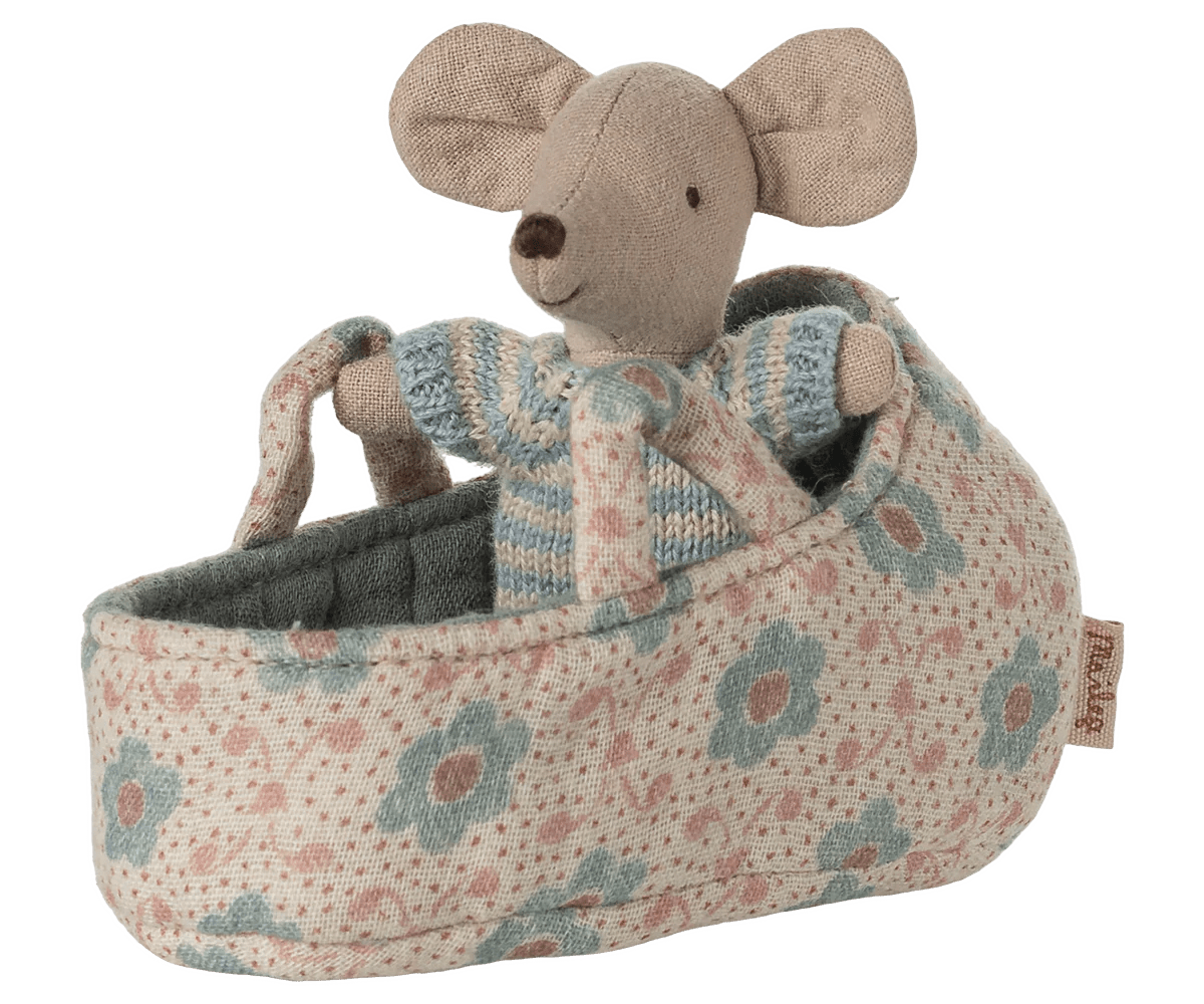 Maileg Baby mouse in carry cot - Blue - Flying Ryno