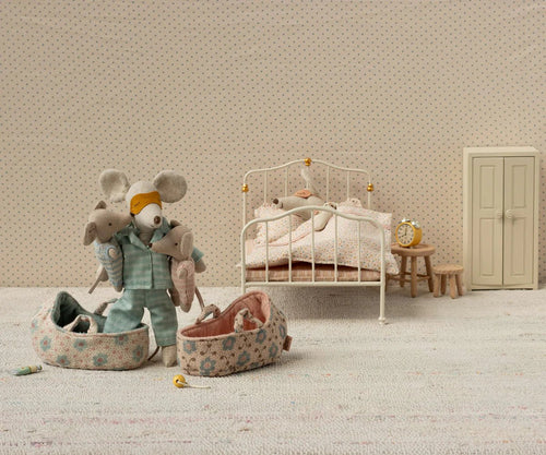 Maileg Baby mouse in carry cot - Blue - Flying Ryno