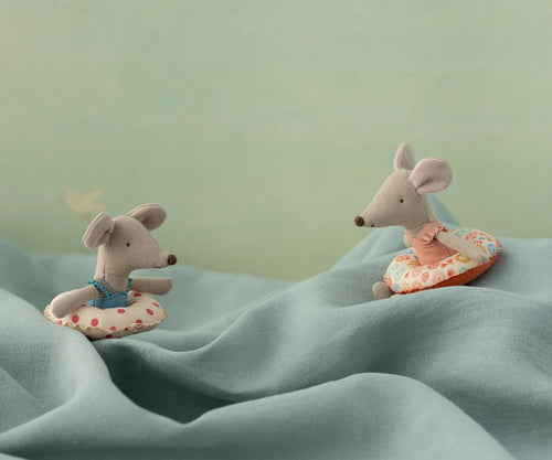 Maileg Beach mouse with float, Little sister - Flower - Flying Ryno
