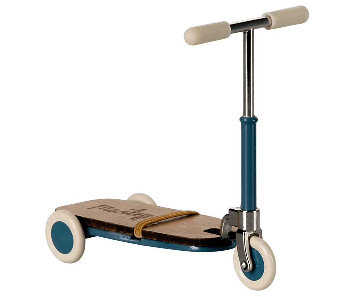 Maileg Kickboard, Mouse, Blue - Flying Ryno