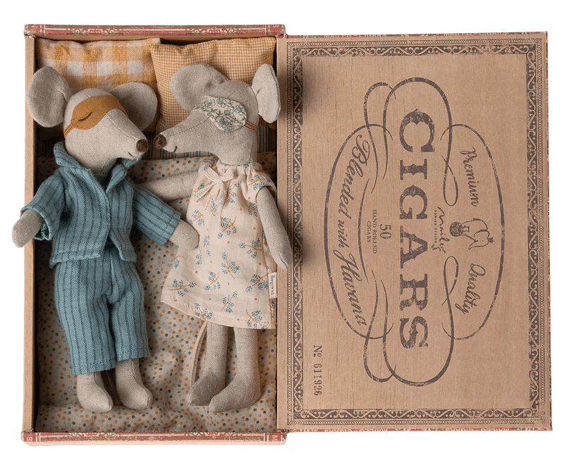 Maileg Mum and Dad Mice in Cigar Box - Flying Ryno