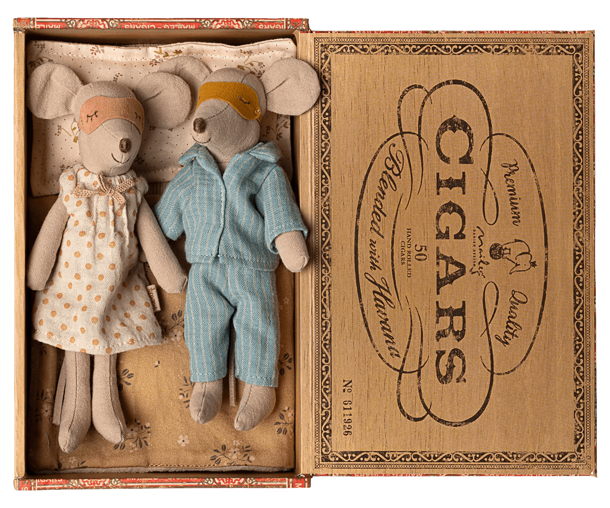 Maileg Mum and Dad Mice in Cigarbox - Flying Ryno