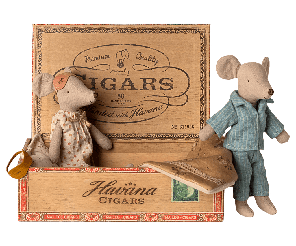 Maileg Mum and Dad Mice in Cigarbox - Flying Ryno