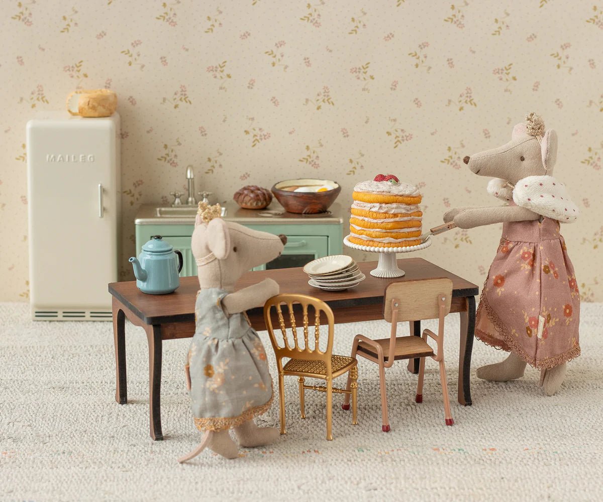 Maileg Party Cake and Cake Stand, Mouse - Off White - Flying Ryno