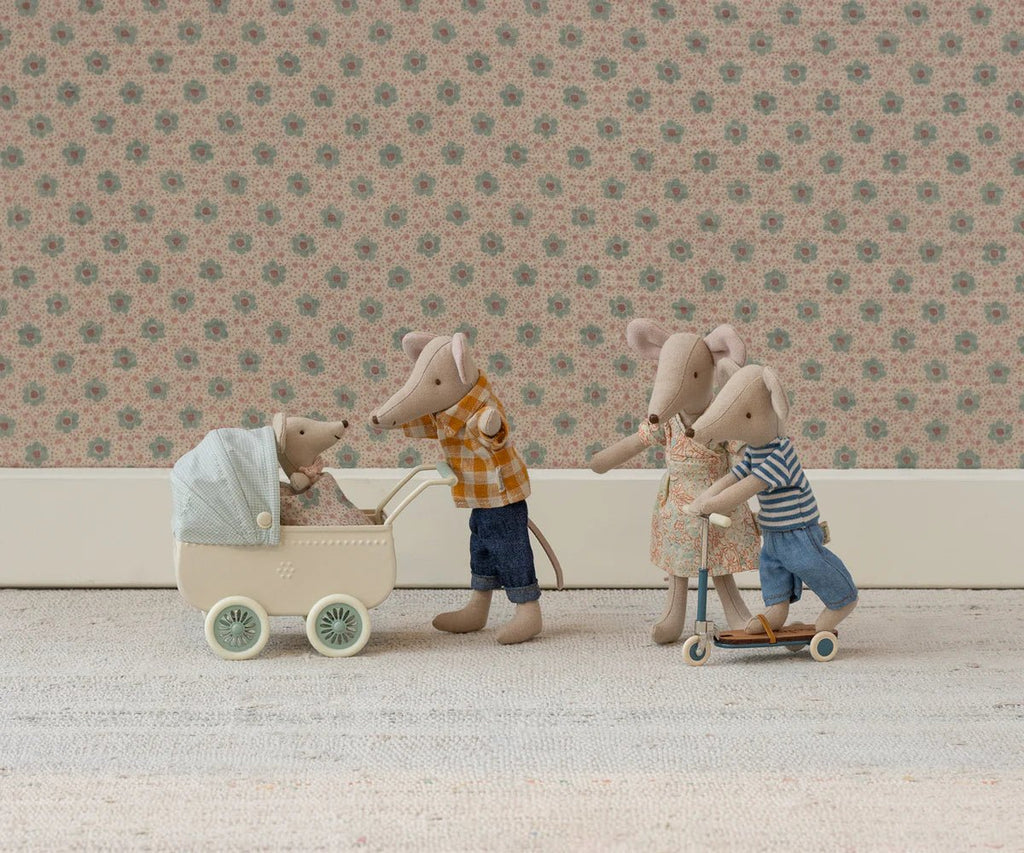 Maileg Pram with baby mouse - Mint - Flying Ryno