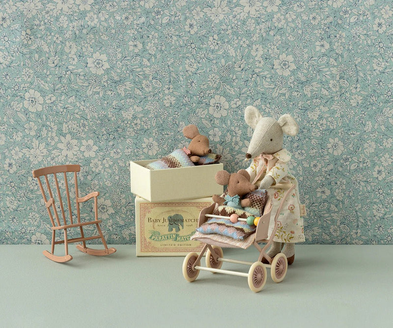 Maileg Sleepy Wakey, Baby Mouse - Blue - Flying Ryno