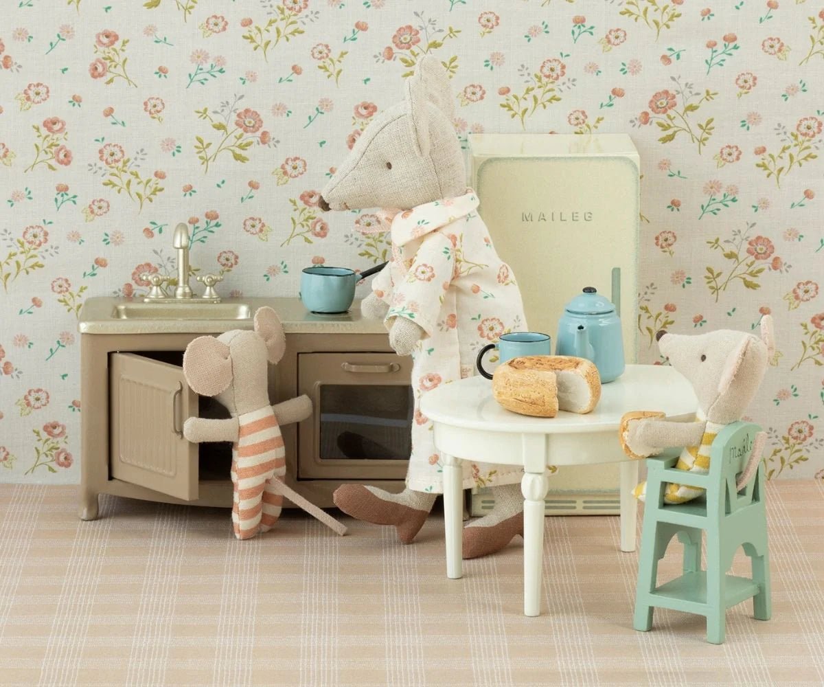 Maileg Vintage Dining Table Mouse, Off White - Flying Ryno