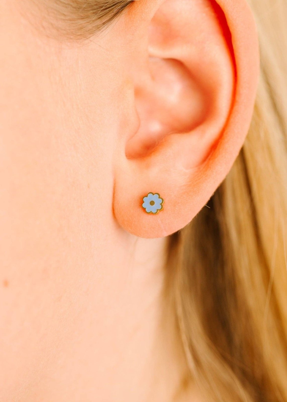 Pierced Co Tiny Blue Flower Earrings - Flying Ryno