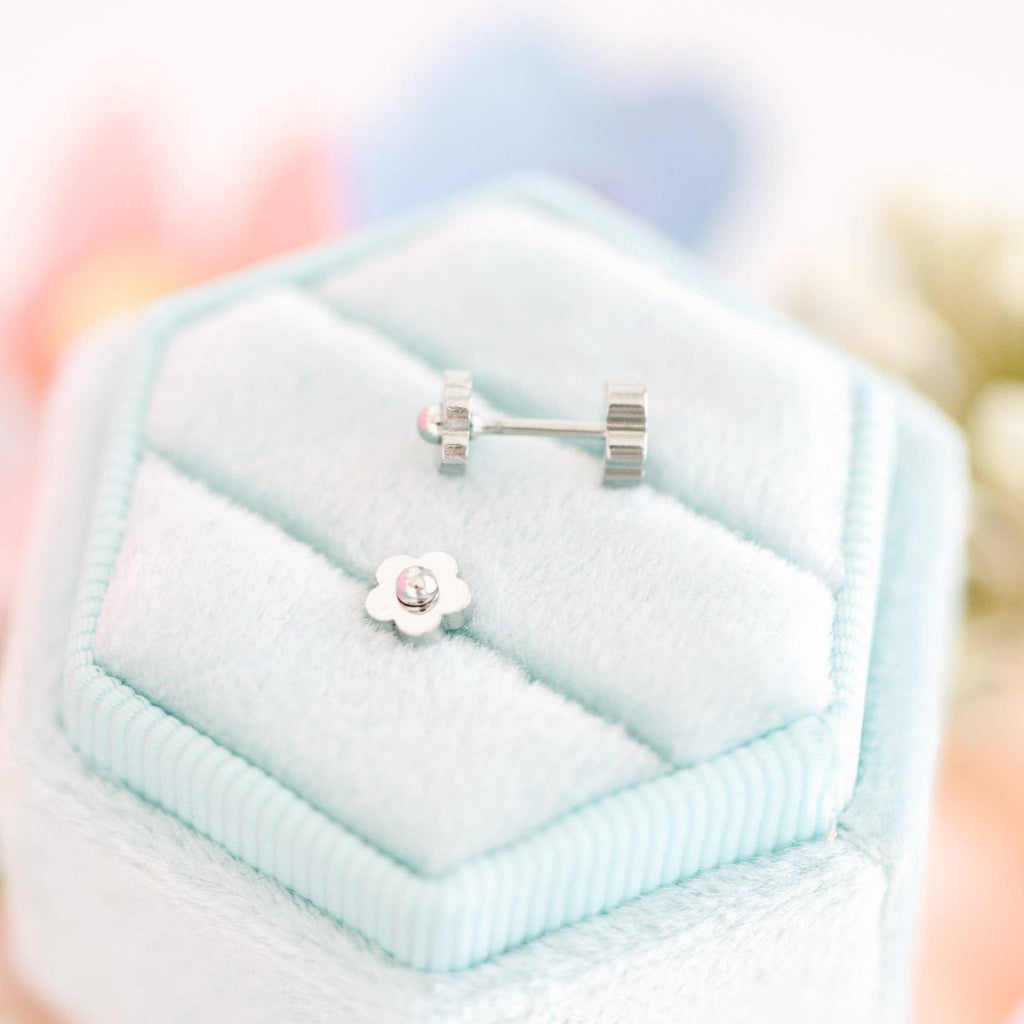 Pierced Co Tiny Silver Classic Flower Earrings - Flying Ryno