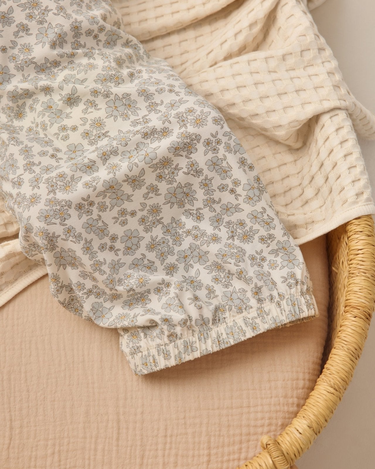 Quincy Mae Bamboo Baby Gown and Hat Set, Blue Floral - Flying Ryno