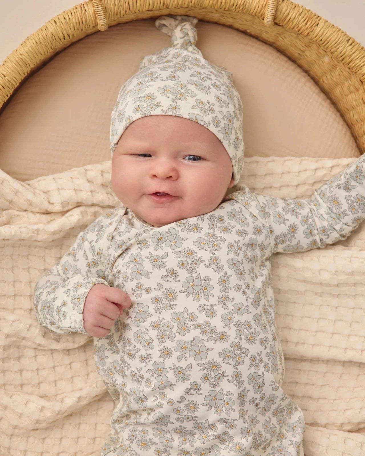 Quincy Mae Bamboo Baby Gown and Hat Set, Blue Floral - Flying Ryno