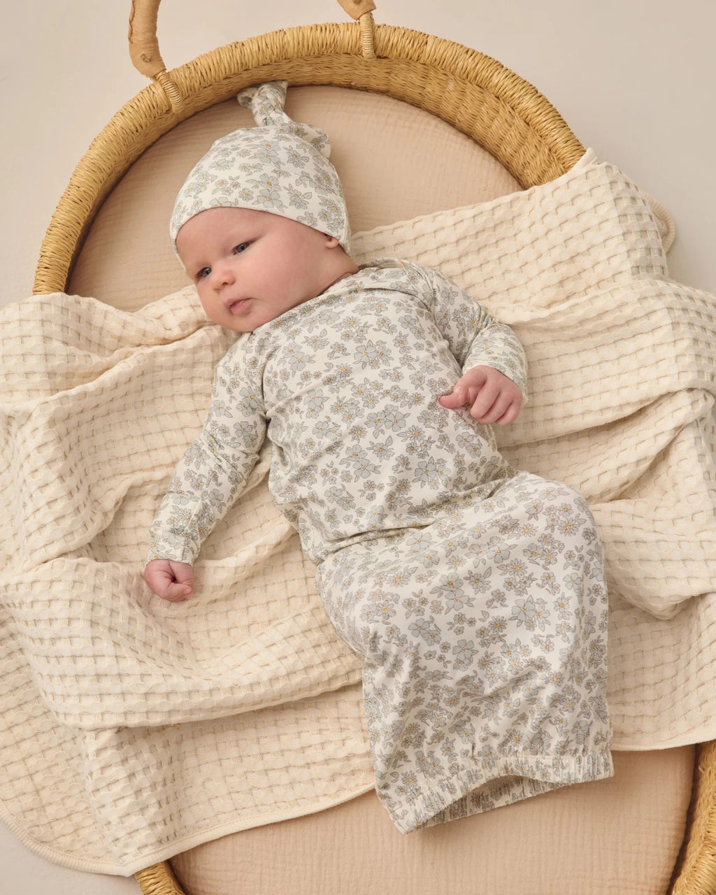 Quincy Mae Bamboo Baby Gown and Hat Set, Blue Floral - Flying Ryno