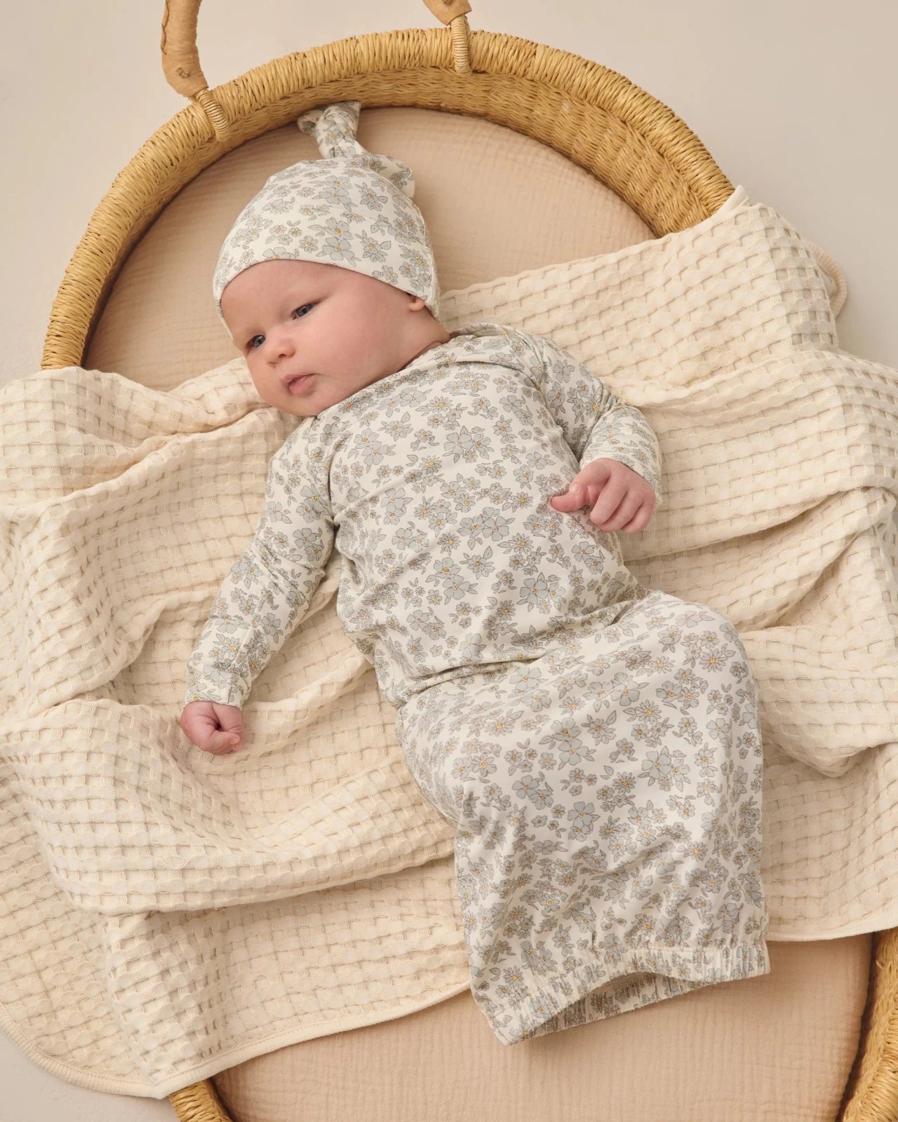 Quincy Mae Bamboo Baby Gown and Hat Set, Blue Floral - Flying Ryno