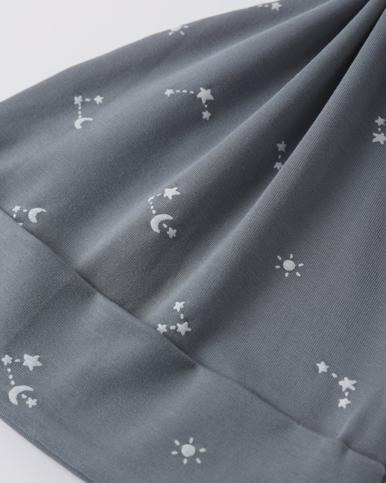 Quincy Mae Bamboo Baby Gown and Hat Set, Starlight - Flying Ryno