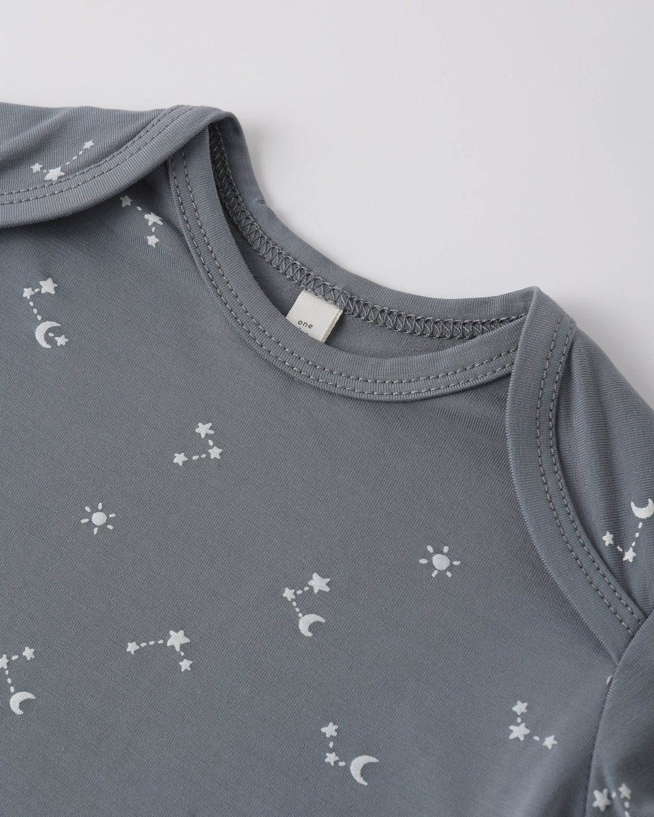 Quincy Mae Bamboo Baby Gown and Hat Set, Starlight - Flying Ryno