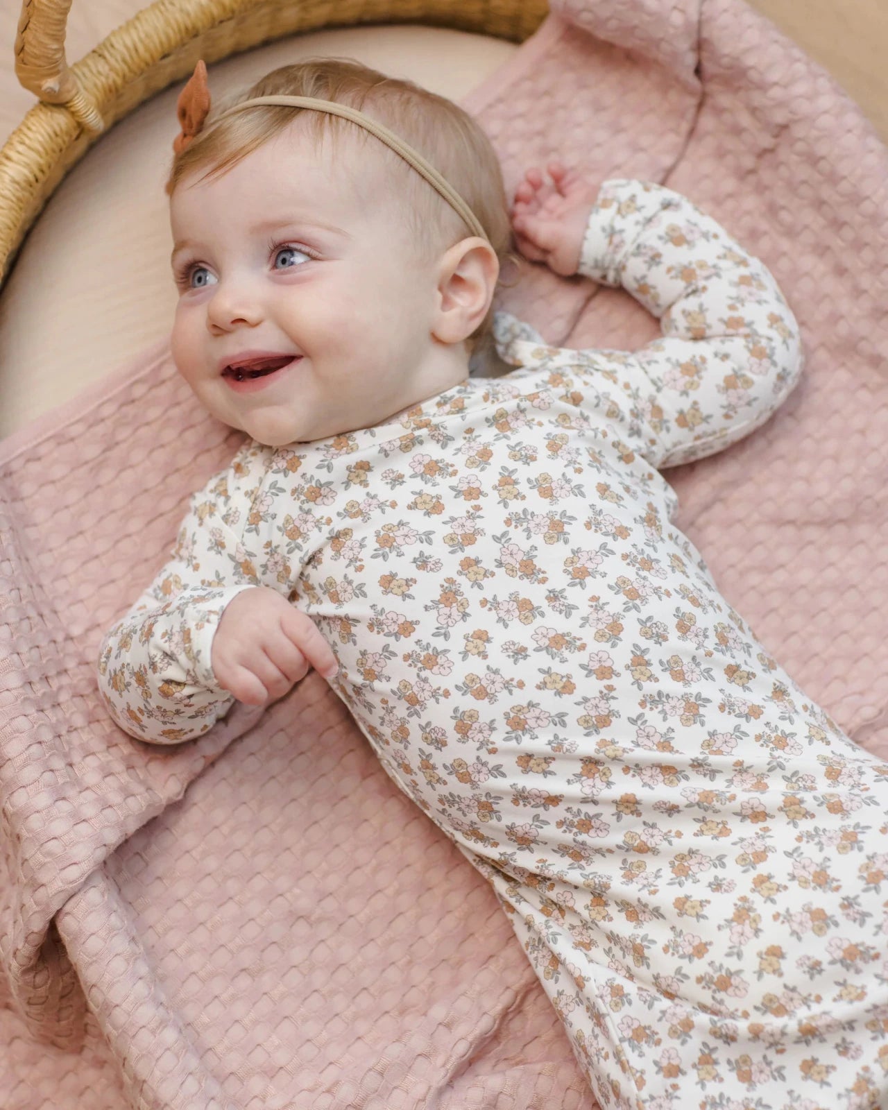 Quincy Mae Bamboo Baby Gown and Hat Set, Wildflower - Flying Ryno
