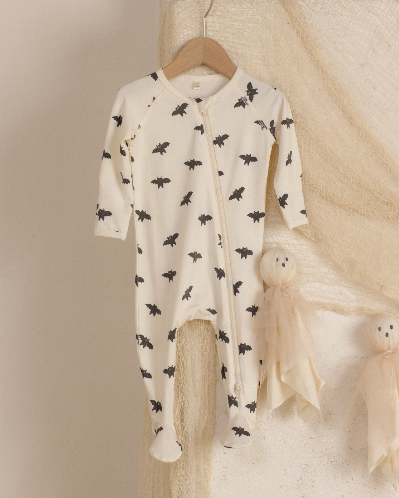Quincy Mae Bamboo Zip Footie, Bats - Flying Ryno
