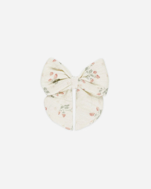 Quincy Mae Bow, Strawberries - Flying Ryno