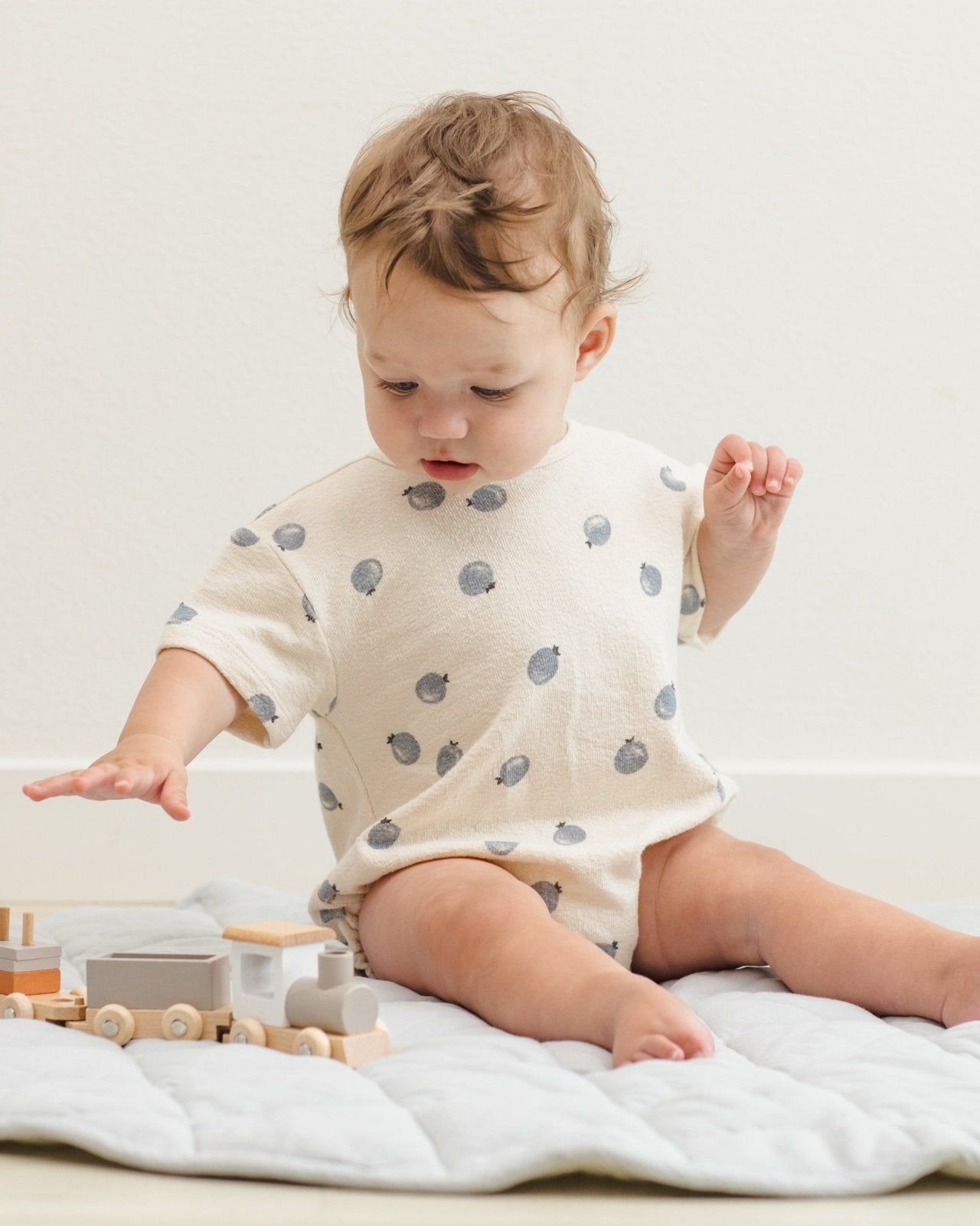 Quincy Mae Relaxed Short Sleeve Bubble Romper, Blueberries - Flying Ryno