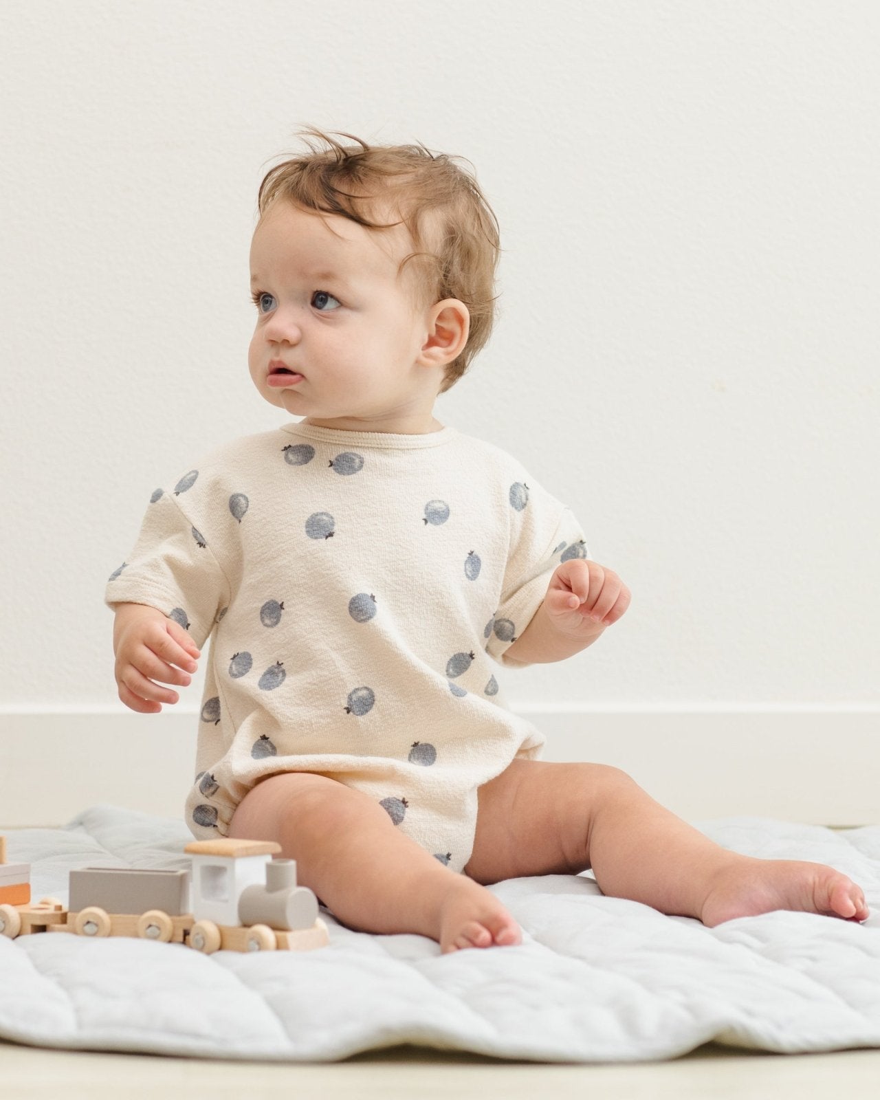 Quincy Mae Relaxed Short Sleeve Bubble Romper, Blueberries - Flying Ryno