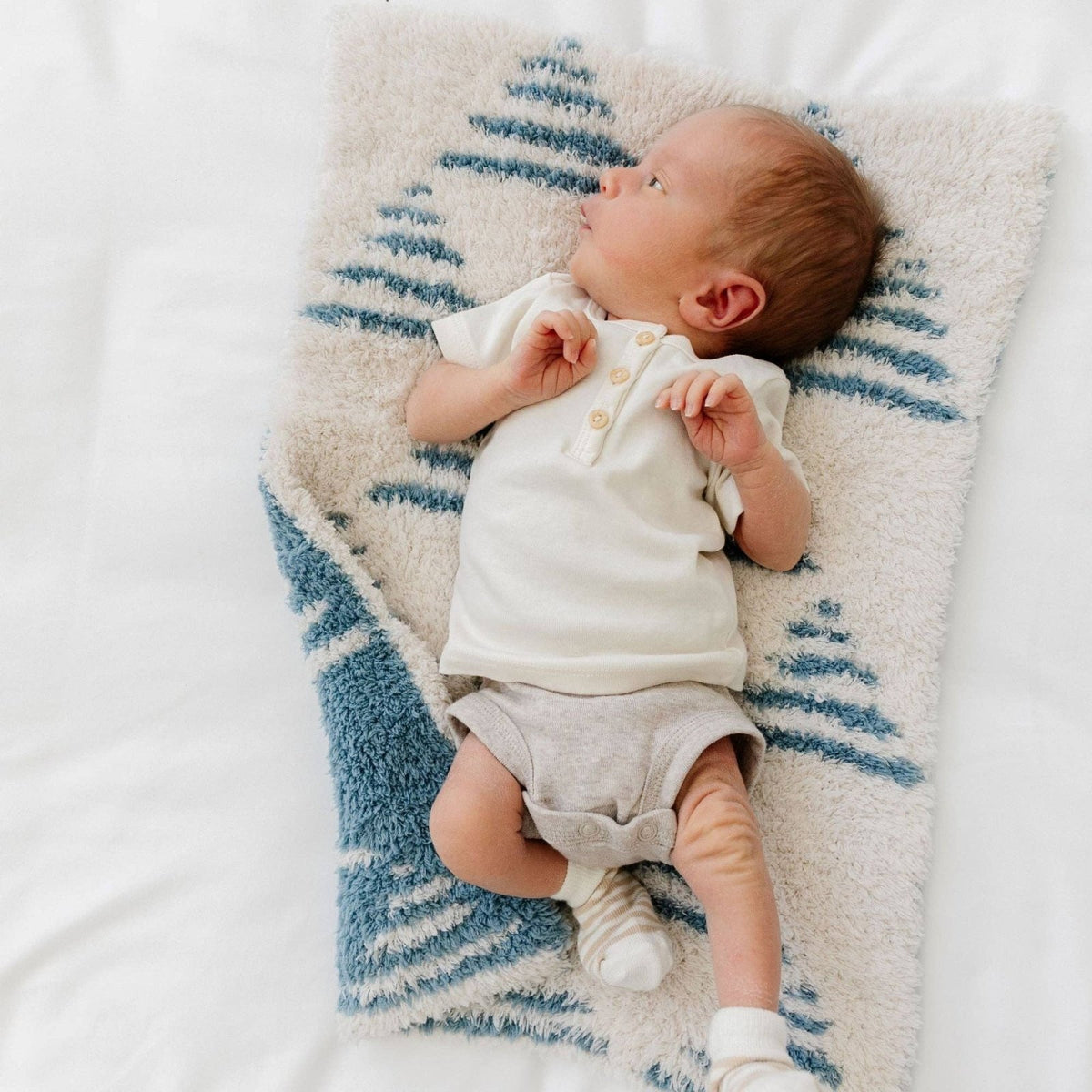 Saranoni Double-Layer Bamboni® Mini Blanket, Triangle - Flying Ryno