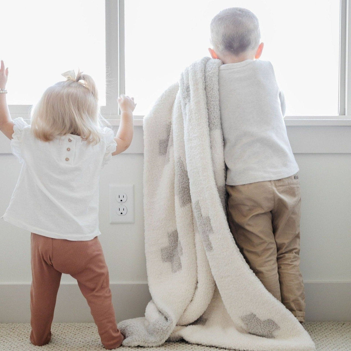 Saranoni Double-Layer Bamboni® Receiving Blanket, Swiss Cross - Flying Ryno