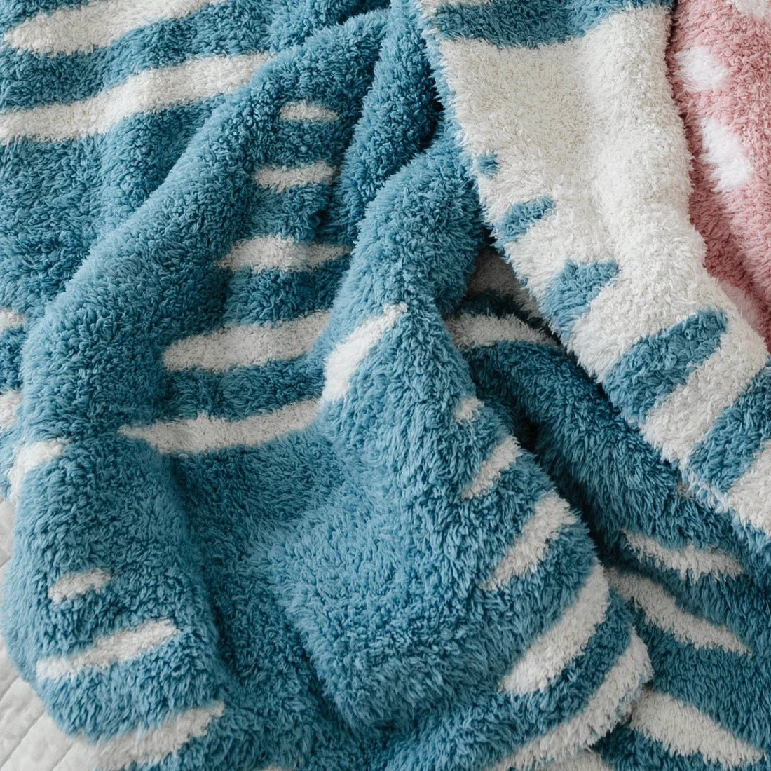 Saranoni Double-Layer Bamboni® Receiving Blanket, Triangle - Flying Ryno