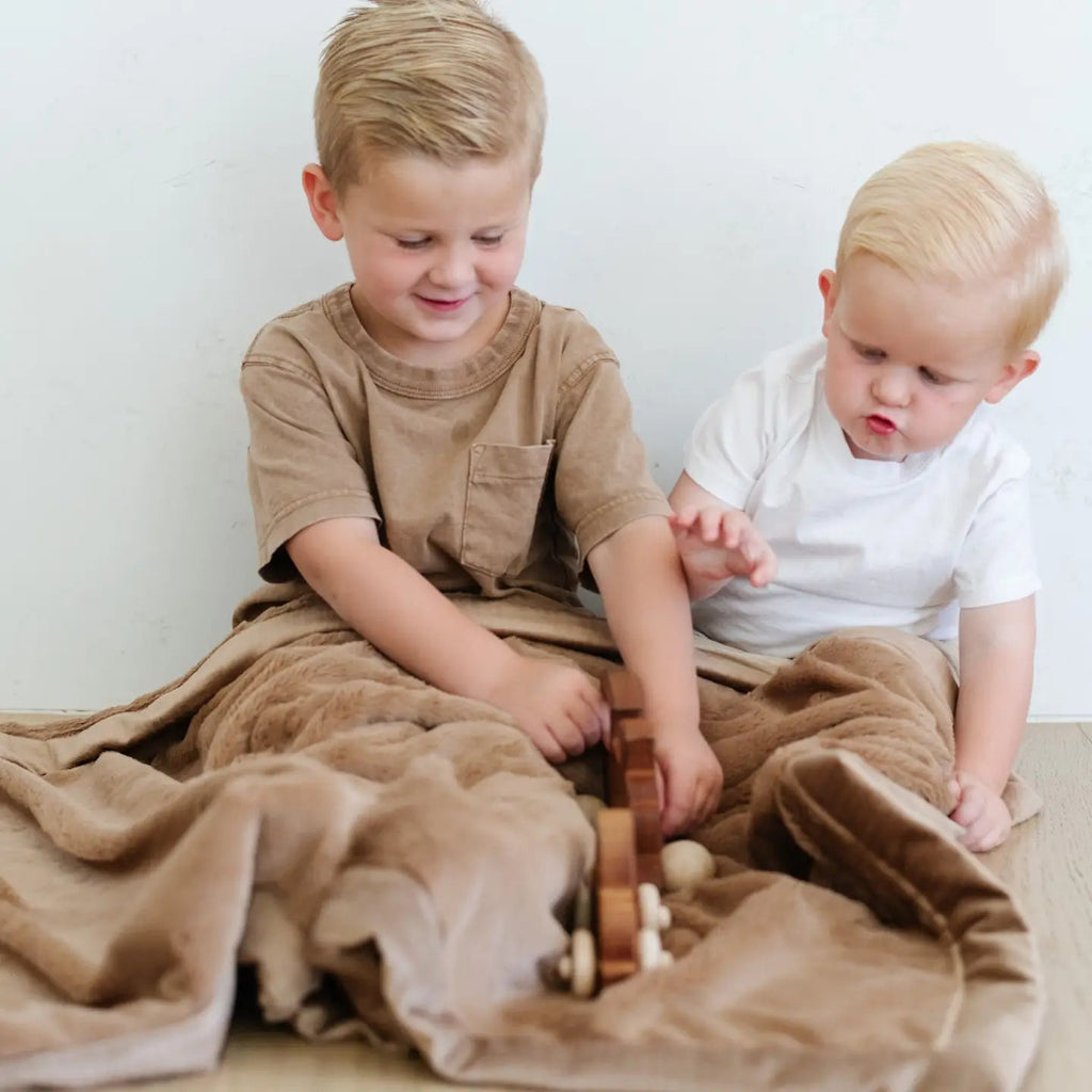 Saranoni Lush Toddler Blanket - Flying Ryno