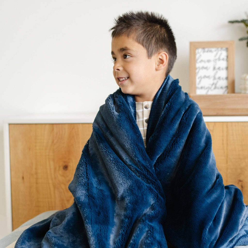 Saranoni Lush Toddler Blanket, Navy - Flying Ryno