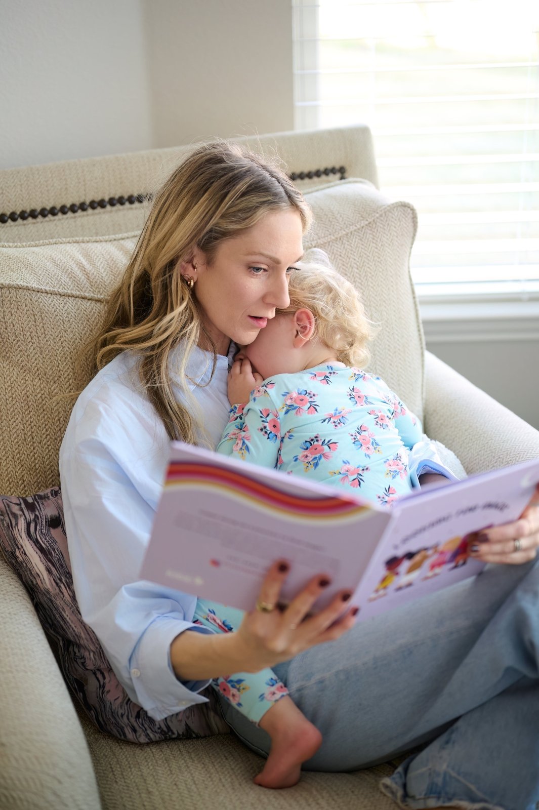 Looking for Magic, by Jenn C. Hill - Flying Ryno