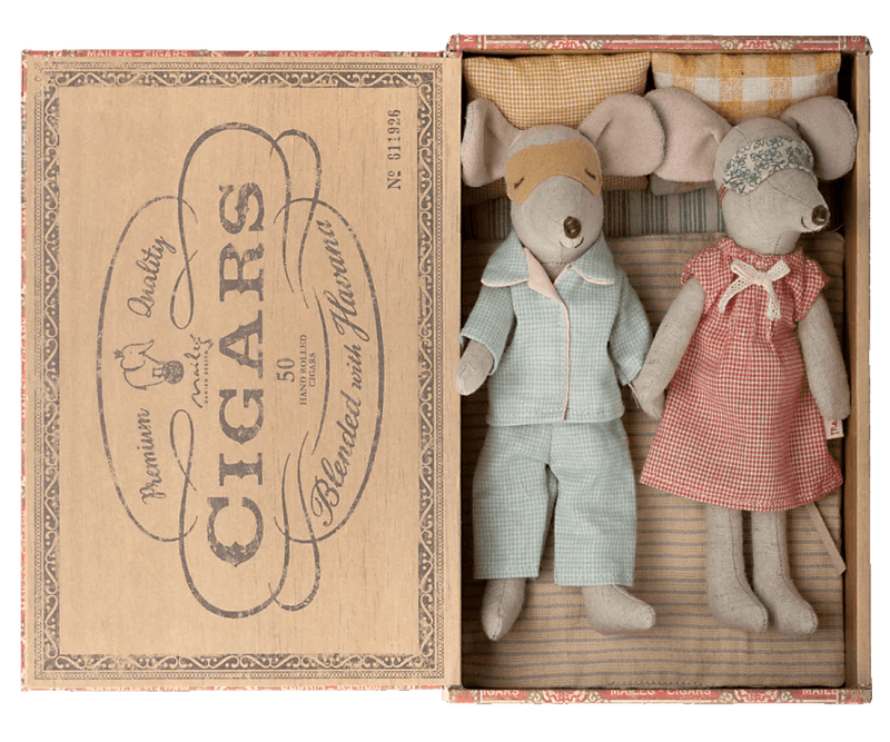 Maileg Mum and Dad Mice in Cigar Box - Flying Ryno