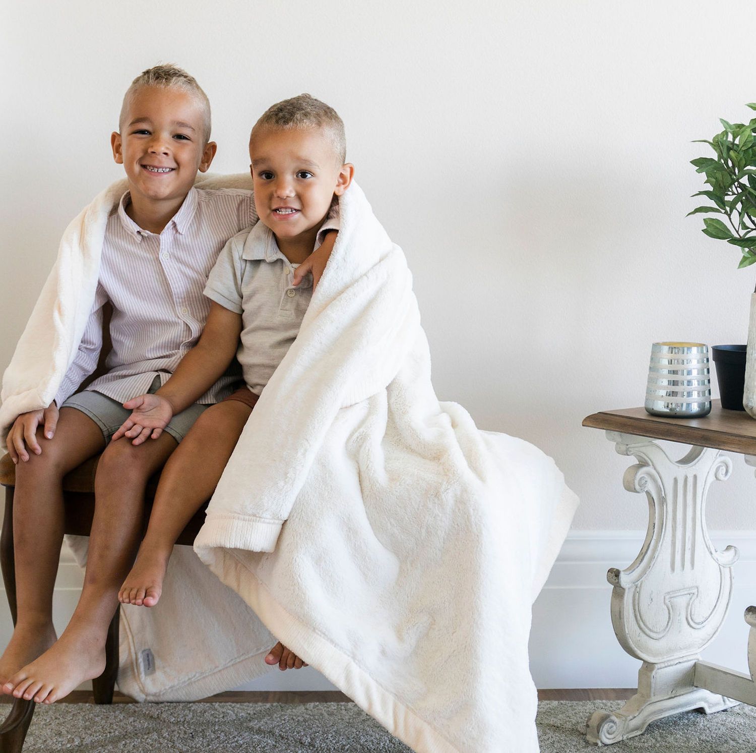 Saranoni Lush Toddler Blanket - Flying Ryno