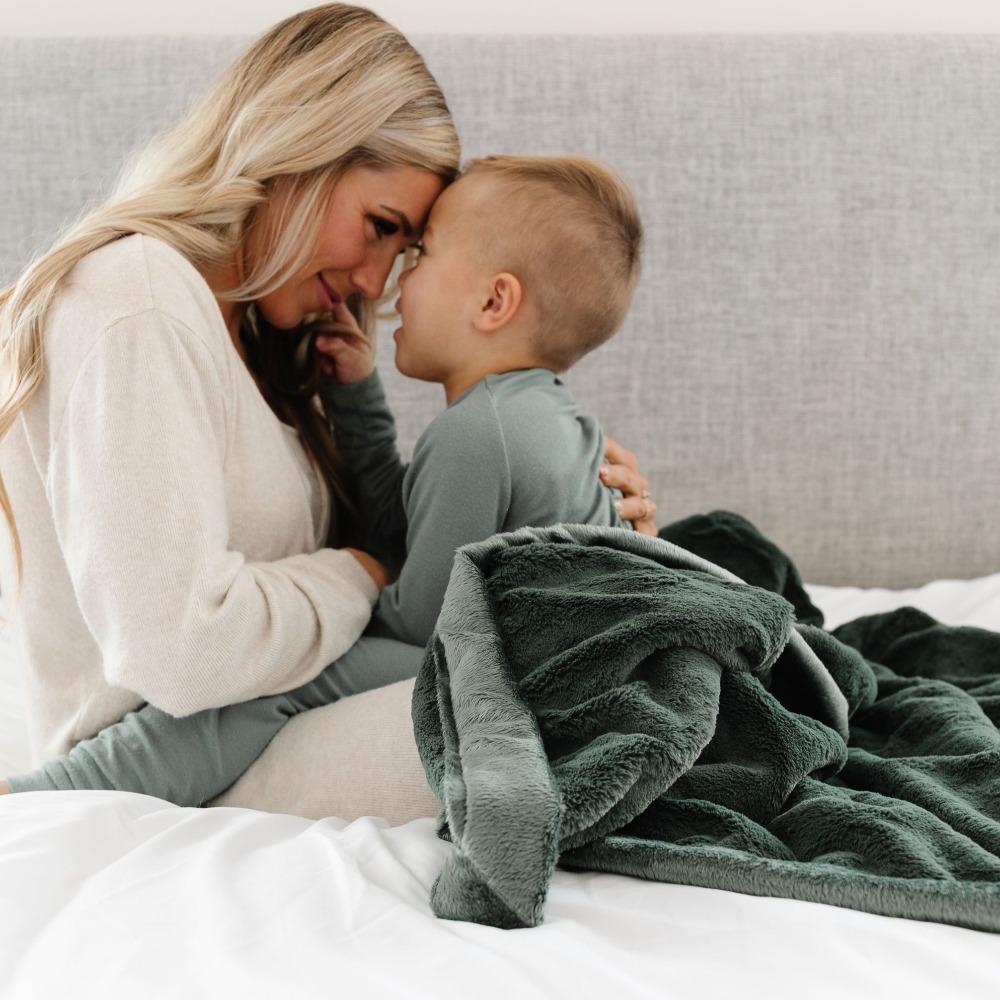 Saranoni Lush Toddler Blanket - Flying Ryno